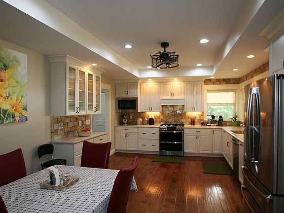 5th image of 657 Heritage Dr
