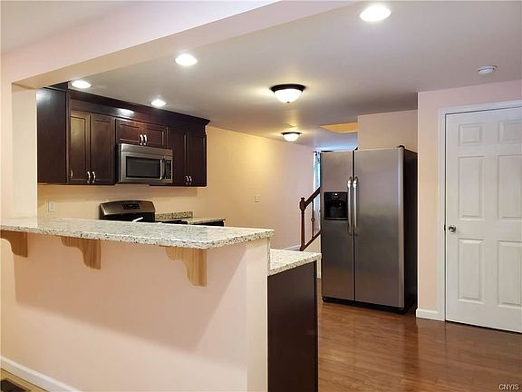 5th image of 4 Westmoreland St
