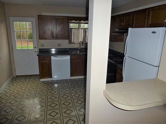 3rd image of 247 Willowbend Dr #0