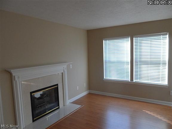 3rd image of 2140 Dorset Ln