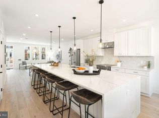 2727 Woodley Pl NW, Washington, DC