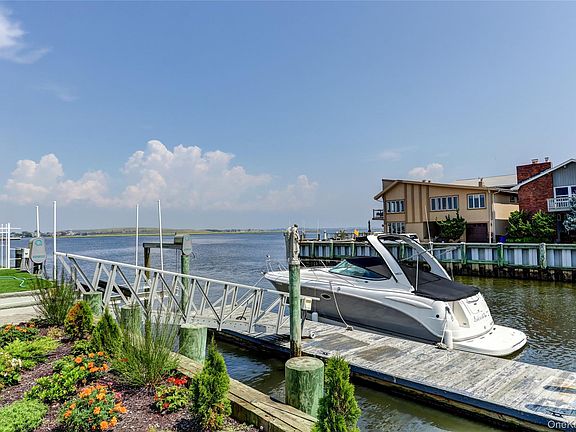 5th image of 609 E Bay Drive