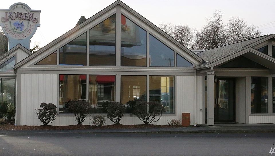 2nd image of 1052 Washington Way