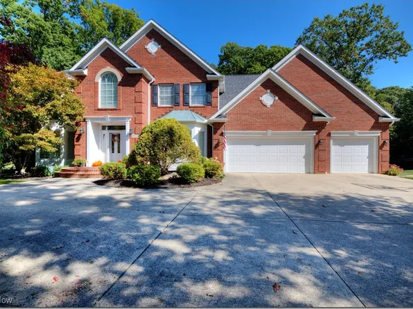 6807 Silkwood Ln, Solon, OH 44139