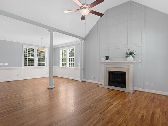 3rd image of 112 Derby Ln