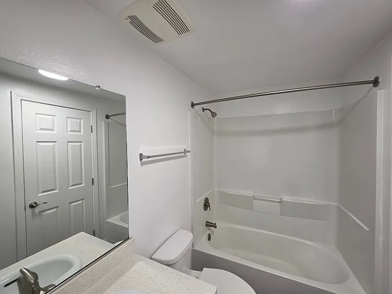 Villa Del Sol Apartments — Photo 170