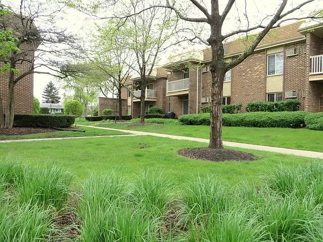 906 W Alleghany Dr #2B — Photo 24