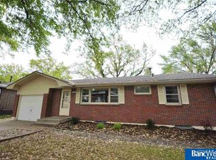 330 Apache Trl, Lincoln, NE 68505
