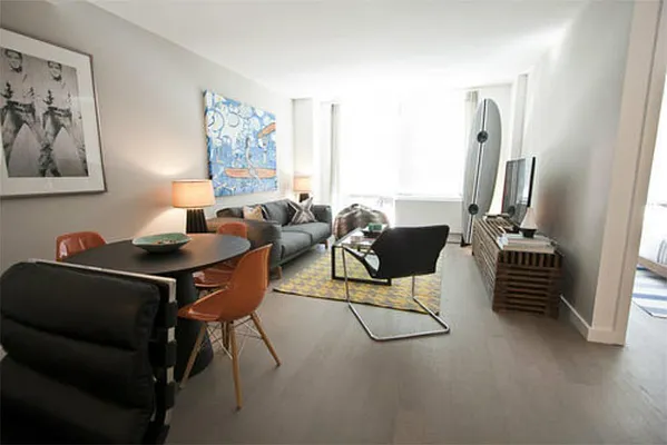 Rented by R New York | media 7
