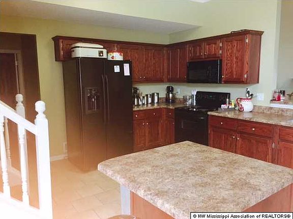 4th image of 8465 Linda Shore Dr N