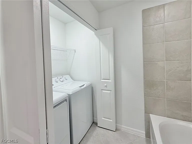 15285 Green Acres Ave #415 — Photo 9