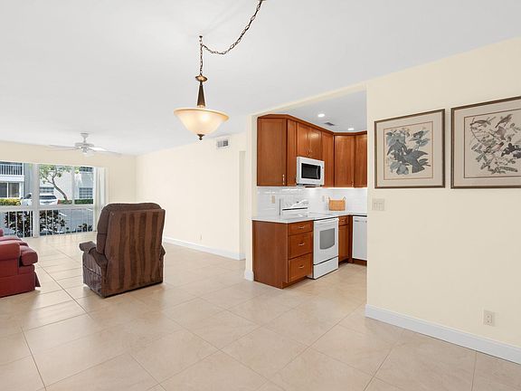 3rd image of 6245 Bay Club Drive #1