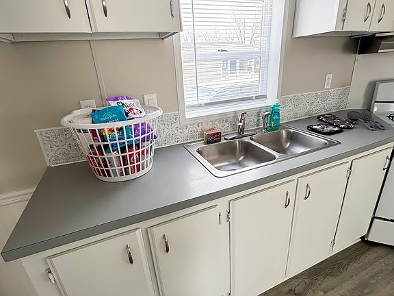 4th image of 200 N 28th St #48