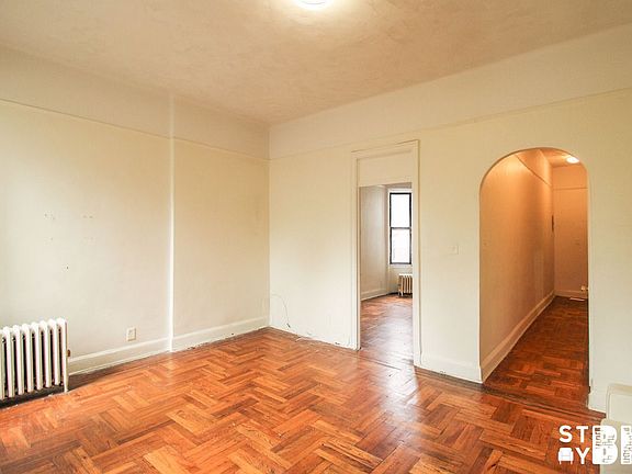 2nd image of 156 Vernon Ave #1CC