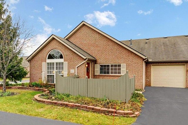 1st image of 6017 Blendon Chase Dr
