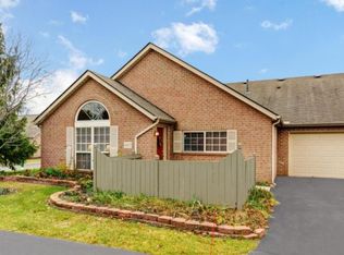 6017 Blendon Chase Dr, Westerville, OH 43081