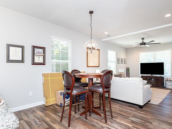 4th image of 106 Crosby Cir