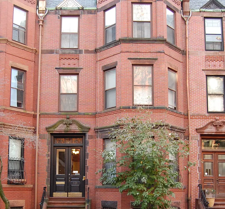438 Marlborough St