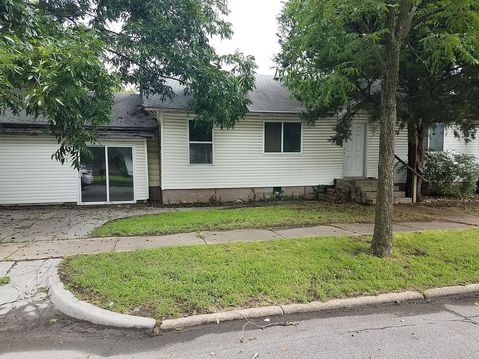 2nd image of 813 3rd Ave NE