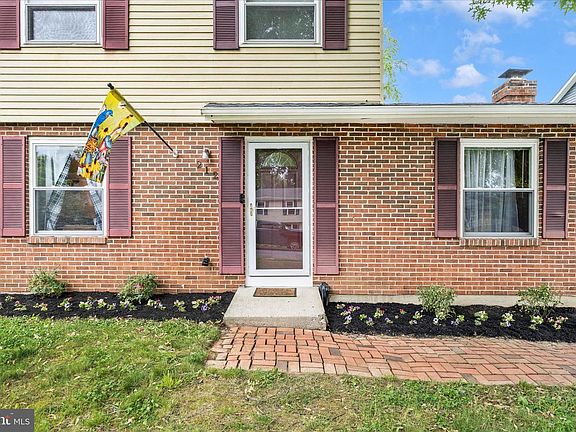 5th image of 212 Wintergreen Ln