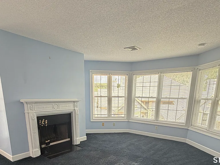 75 Redwood Dr #305 — Photo 2