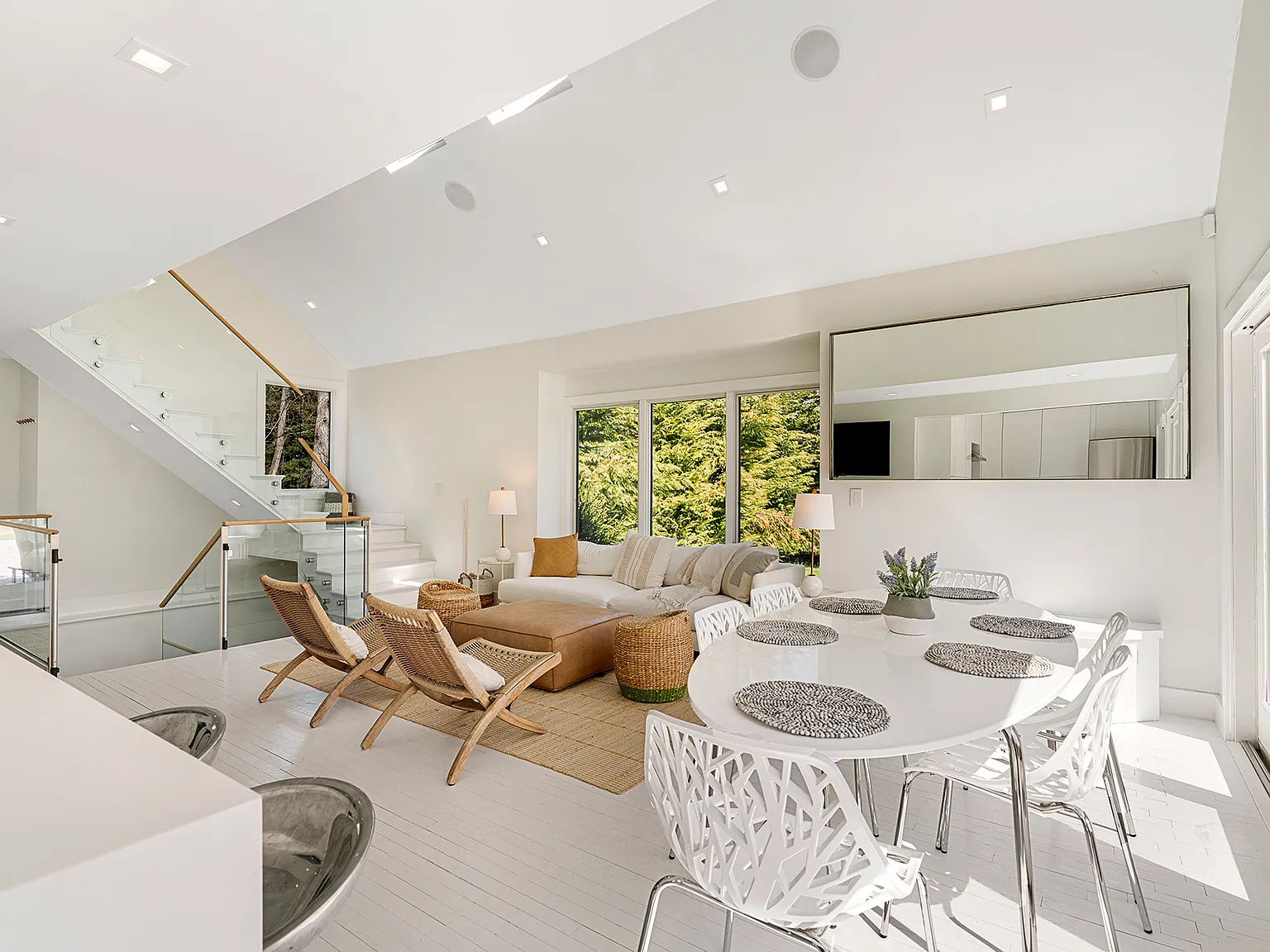 A House in the Hamptons — Photo 3