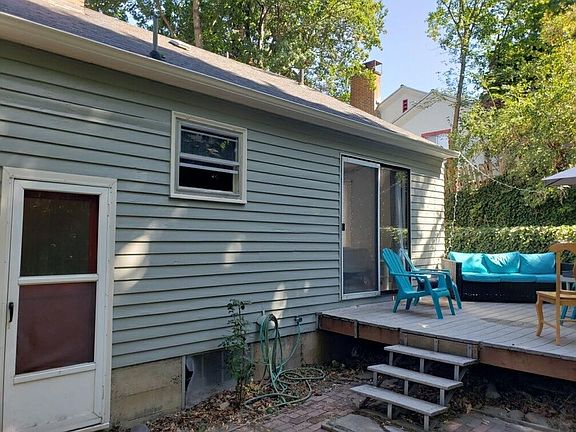 3rd image of 1005 NE D St