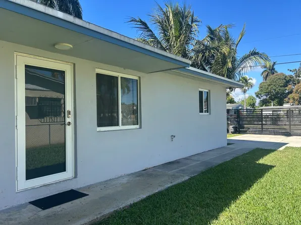 302 NW 82nd Ter, Miami, FL 33150