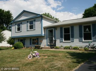 904 Redbud Ln NE, Leesburg, VA 20176