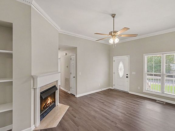4th image of 604 Ellis Ct