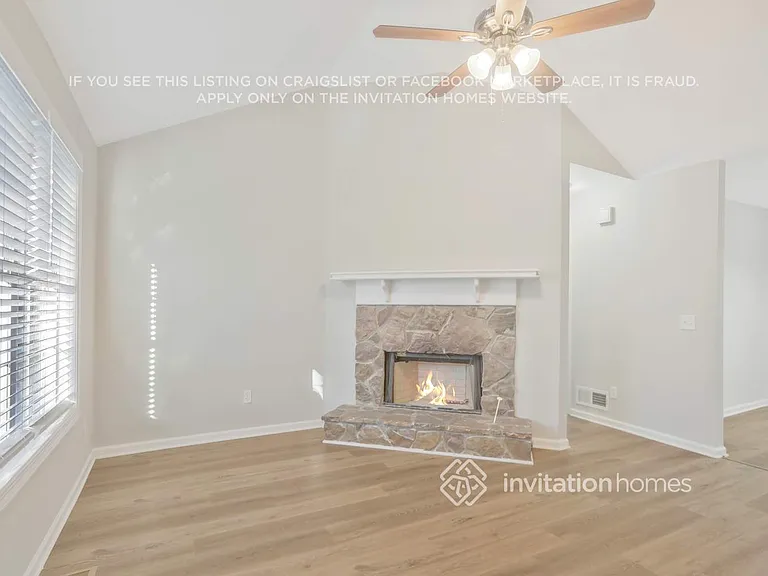 3335 Catalina Dr — Photo 4