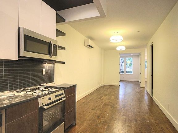 3rd image of 75 Green St #001