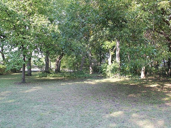 4th image of 8473 Stults Rd