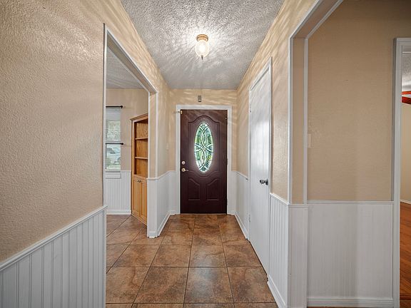 4th image of 214 Northgate Dr
