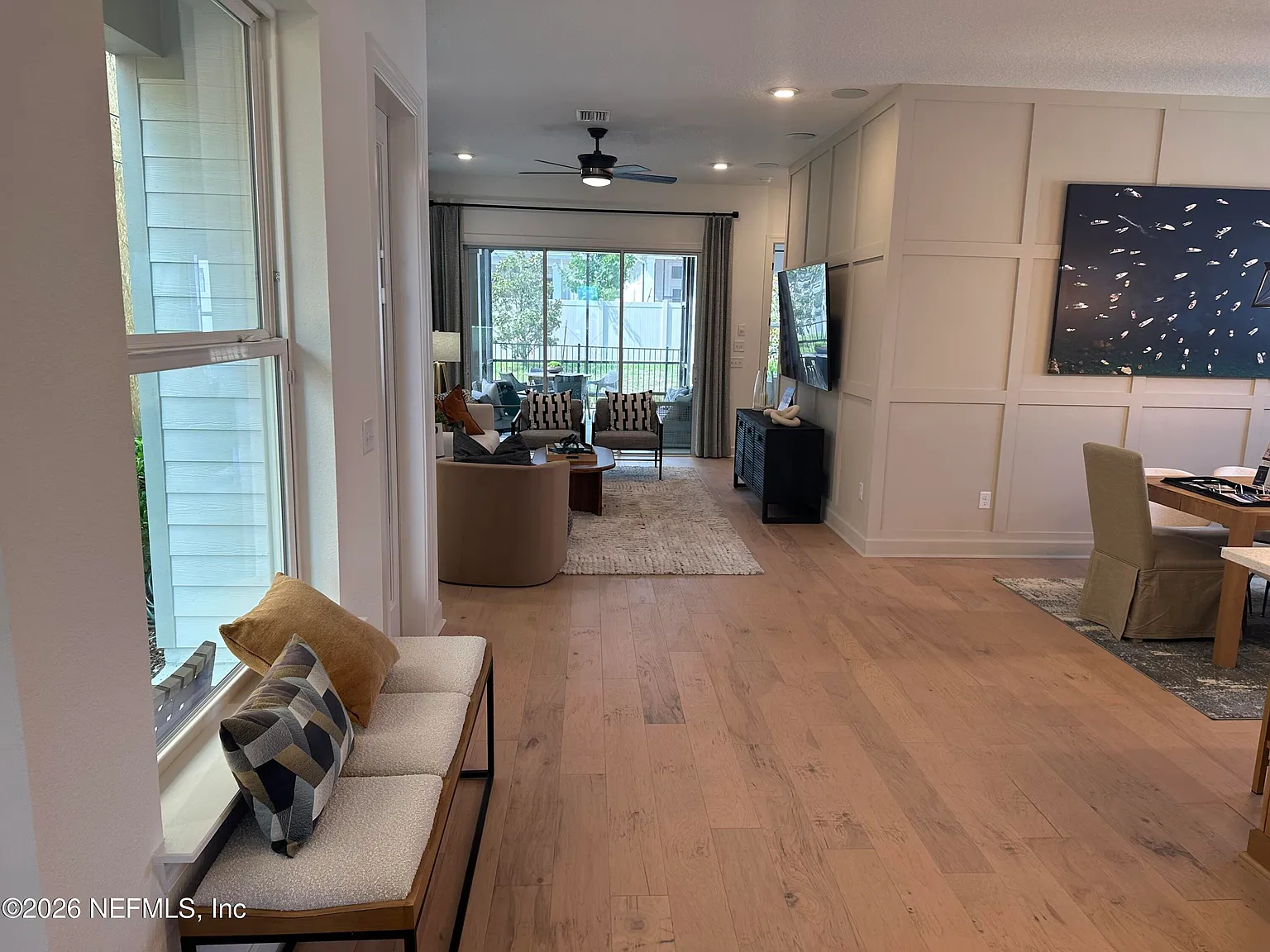 4 bed, 3.5 bath, 2545 sqft, $4,500 — Photo 3