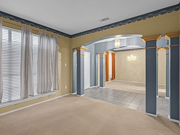 5th image of 214 Forestview Rd