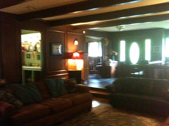 2nd image of 1614 Harmony Ln