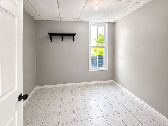 4th image of 272-274-274 Locust Ave #1