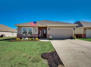 12233 Hunters Crossing Ln, Burleson, TX 76028