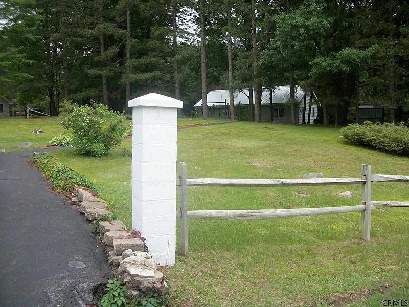 2nd image of 188 SUMMIT VIEW Road