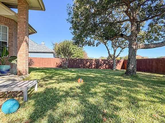 3rd image of 1751 Loma Verde Dr