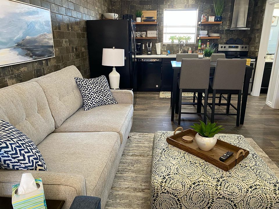 Completely Remodeled MidTown Apartment Complex 1207 W Gore Blvd