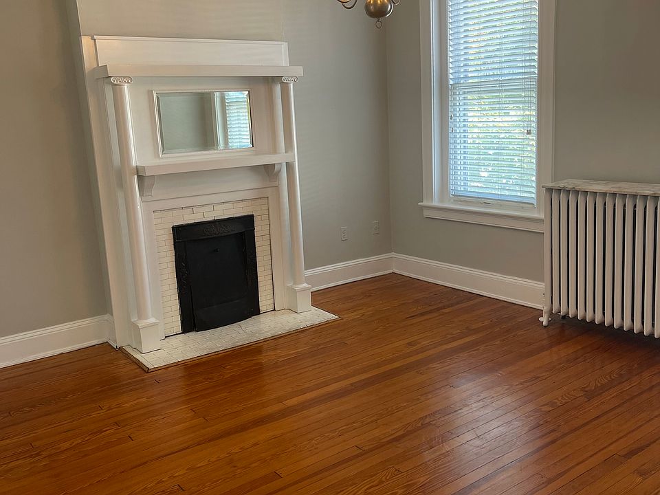 Front bedroom/family room