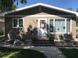 816 Main St, Bottineau, ND 58318