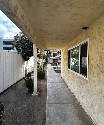 2nd image of 356 Roosevelt St #2
