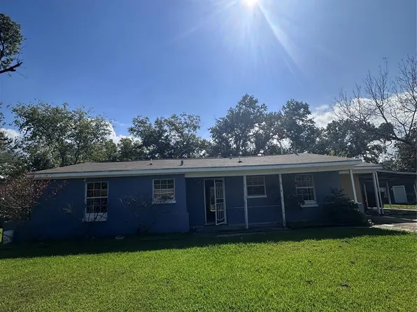 108 Yaupon Dr, Baytown, TX 77520