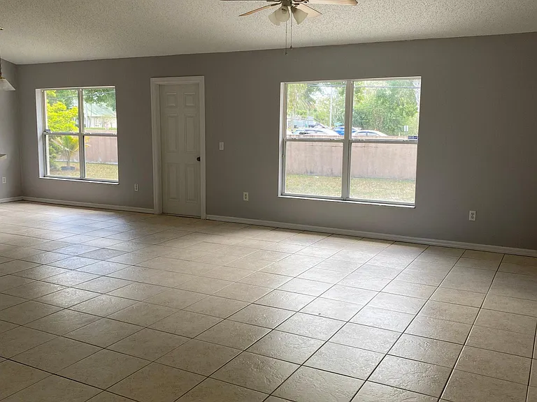632 SE Chapman Ave — Photo 14