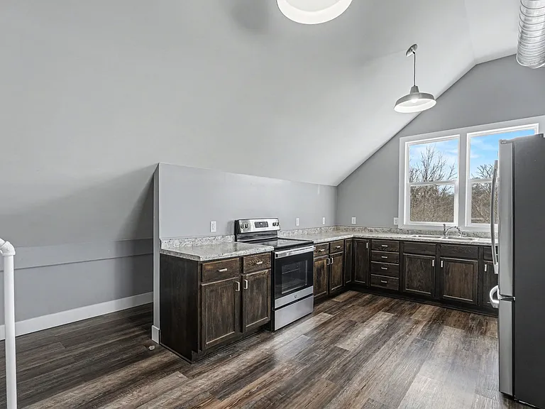 241 Helen Ave #B — Photo 3
