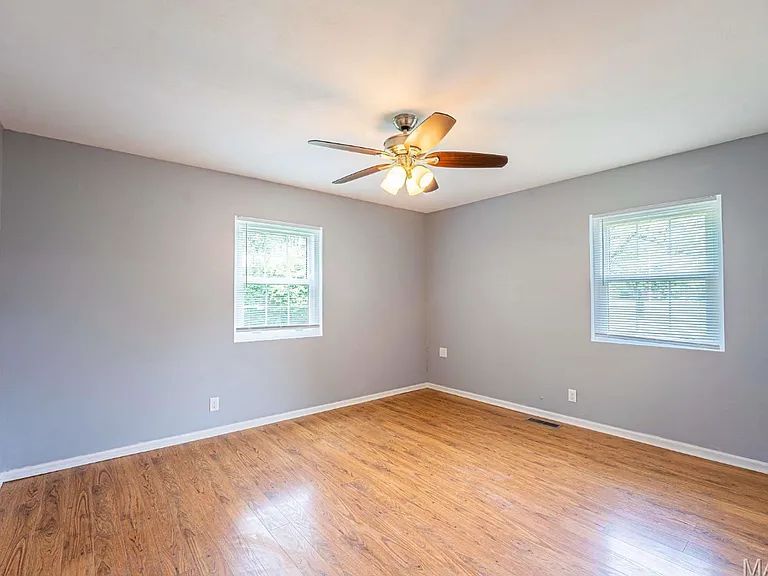 2525 Fox Hills Dr — Photo 11