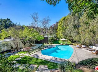 3700 Hayvenhurst Ave, Encino, CA 91436